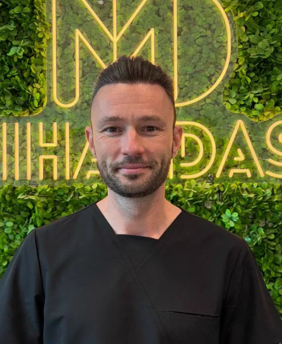 Dr. Mihai Dăscălu, Medic stomatolog MD Dental Pitești